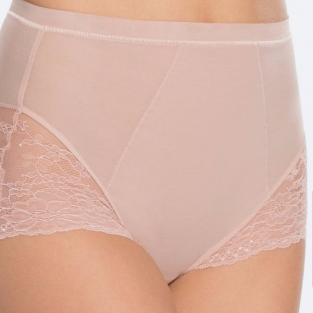 New! Spanx Spotlight On Lace Brief Size Small